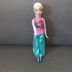 Mattel/Disney  "2012 Elsa" Collectible Doll