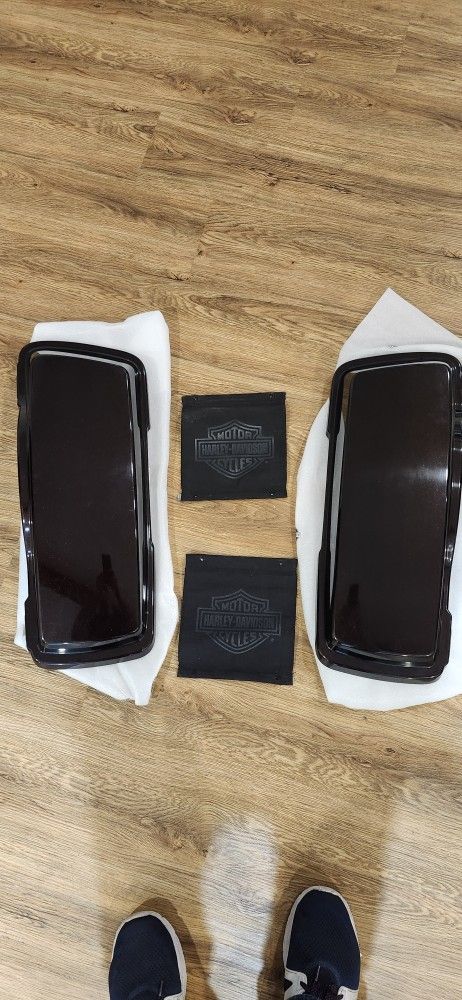 2011 Harley Saddlebag Lids