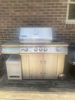 Jenn Air Propane Grill With Cover