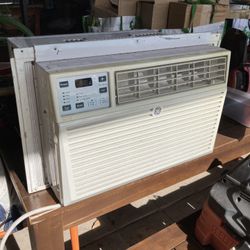 G E   AIR. CONDITIONER  WINDOW  UNIT - 5,000 BTU ‘s