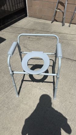 Commode chair without bucket