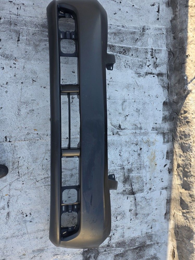 Infinity G-35. G-37 Front Boomper Cover 2005 2006