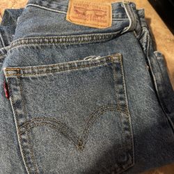 Women’s Levi’s ribcage straight ankle size W29 L27