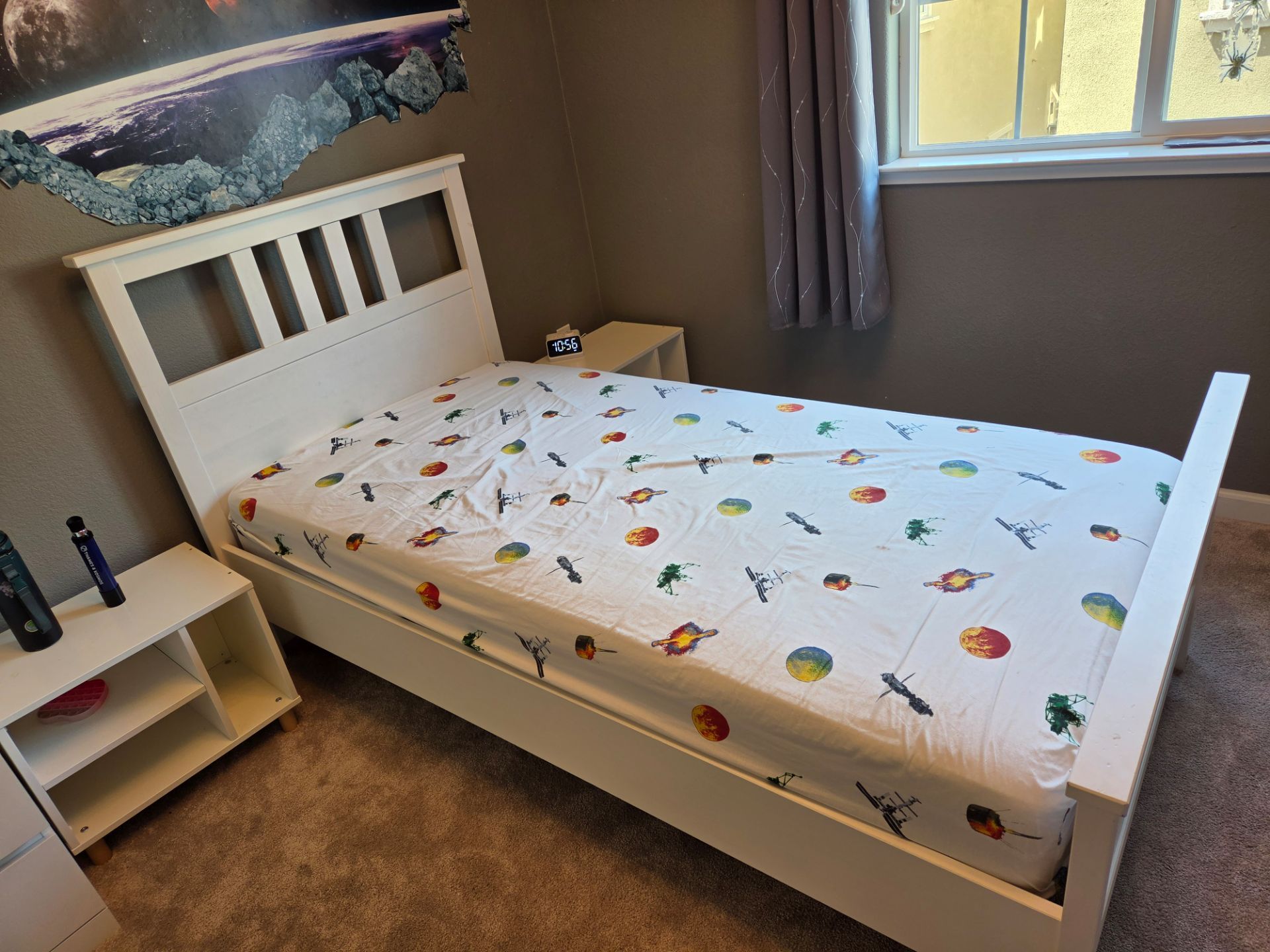 Bed Frame - white twin