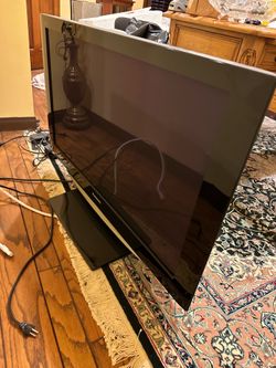TV,bathroom mirrors