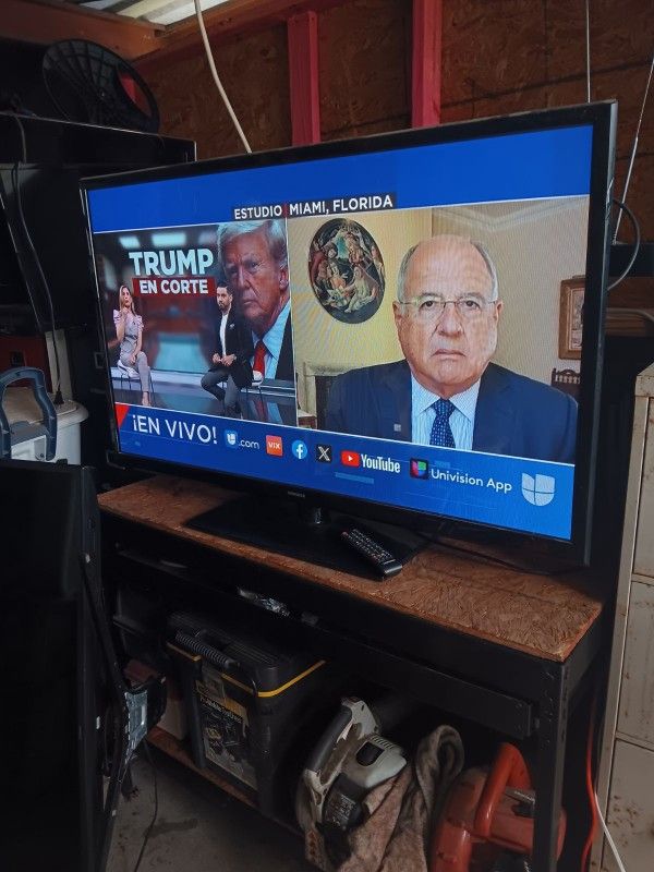 50"samsung Not Smart Tv Working Good Comes With Remote And HDMI Ports