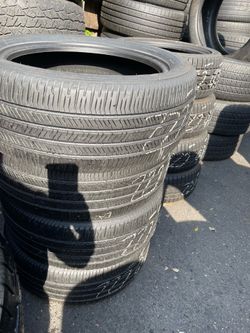 225/50R18 Goodyear  225/50/18 set of 4 matching used tires in great condition 250$ for 4 tires plus tax. Mount available but not included. Wheel align