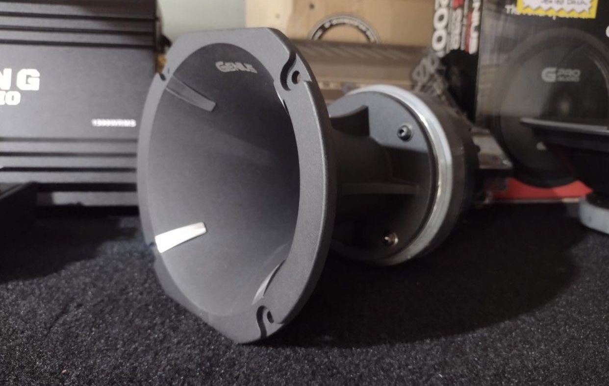 New Genius Audio 300w Max Power 4 Bolt Driver + Aluminum Trumpet Lens $100 Each