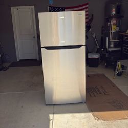 Frigidaire Fridge 