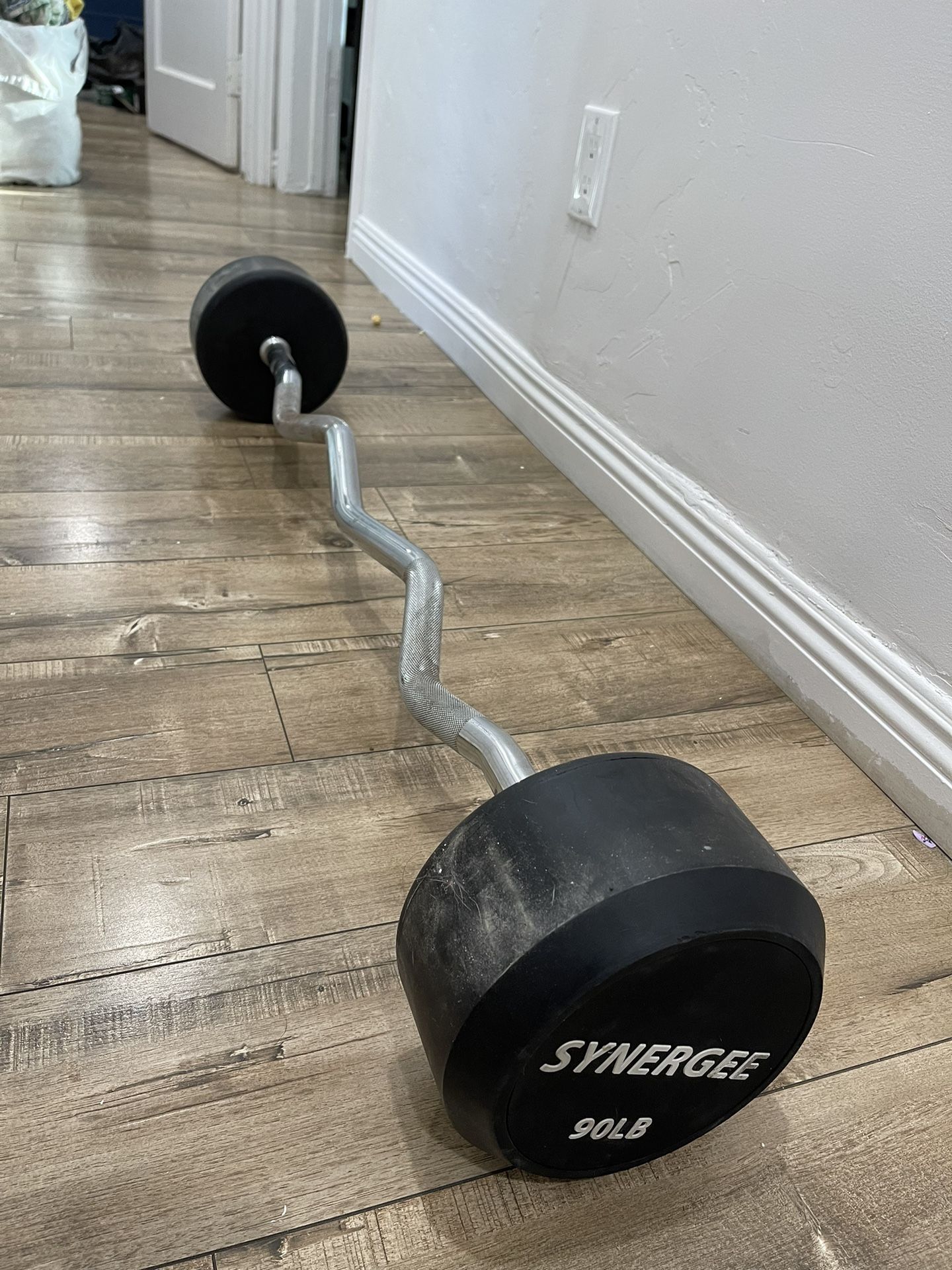90 Lb. Fixed Curl Bar NEW
