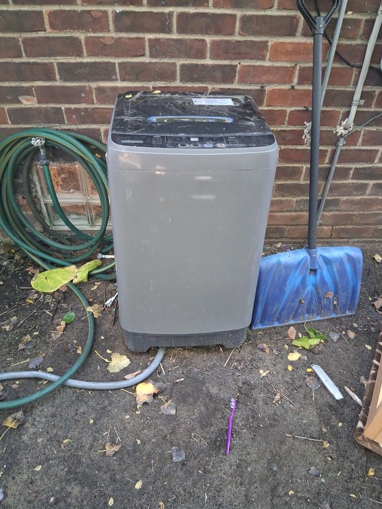 Portable mini washing machine