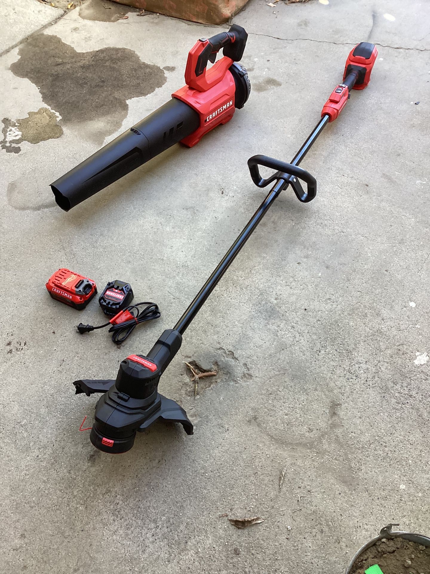 CRAFTSMAN V20 BRUSHLESS RP 20-VOLT MAX CORDLESS BATTERY STRING TRIMMER AND LEAF BLOWER COMBO KIT 4.0 AH BATTERY AND CHARGER INCLUDED