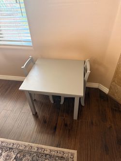 Toddler play table and chairs