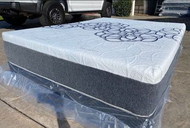 Full Bamboo Hybrid Cool Gel Memory Foam Mattress!!