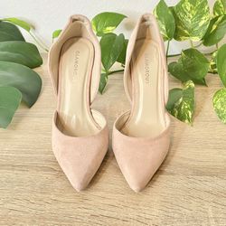 Pretty Blush Pointy Faux Suede Heels 👠  Shoes Size 6
