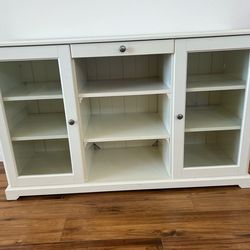 Beautiful white tv stand!