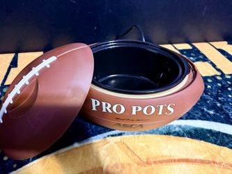 Pro Pots Football Slow Cooker. 