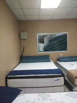 Queen size mattress &Boxspring