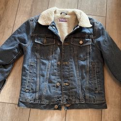 Old Navy Fur Lined Jean Jacket. Kids Size Med (8). In Excellent Condition 