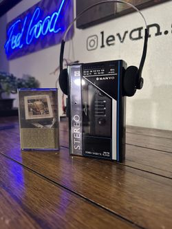 VINTAGE 1989 SANYO M-GR59 Stereo Cassette Player | Fully Serviced, Calibrated + NEW Retro Headphones 🎧