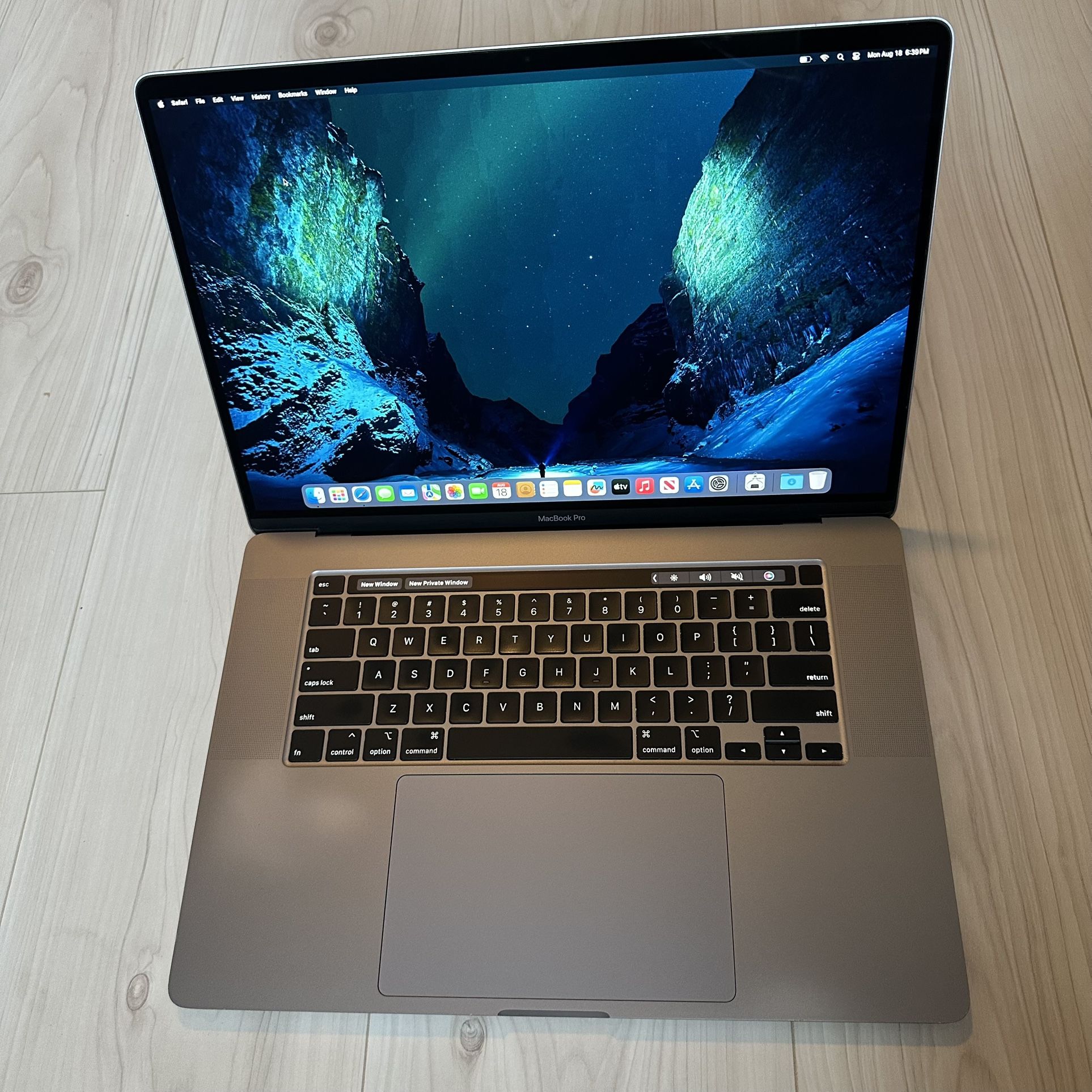 1TB MacBook Pro 32 RAM i9 16-inch