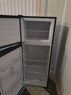 Refrigerator works great. Like new