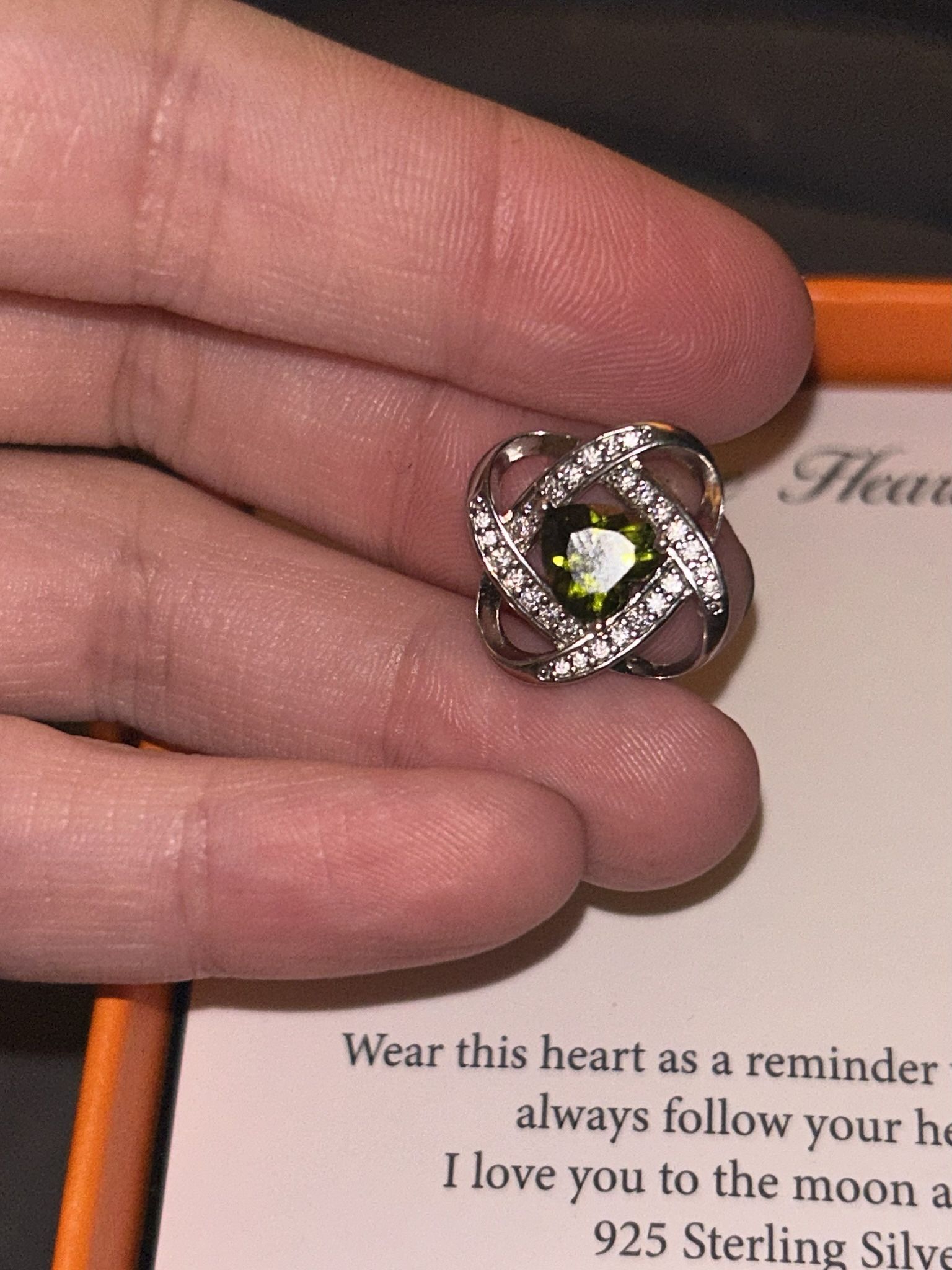 DIAMOND PERIDOT NECKLACE PENDANT