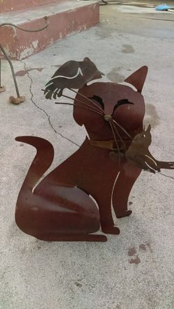 Metal garden cat