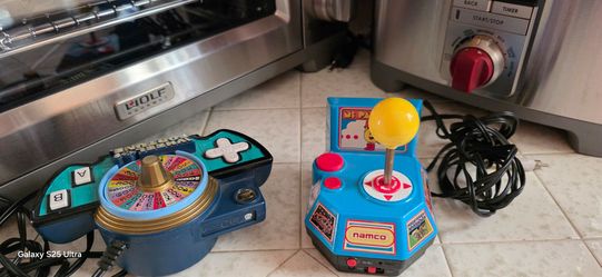 Lot of 2 Retro Plug & Play Games: Ms. Pac-Man + Wheel of Fortune