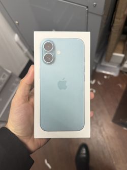 iPhone 16 Teal