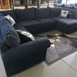 Black Sectional U-Shaped Sectional