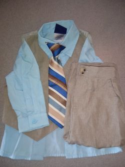 Baby suit for the low size 12months hurry now great shape