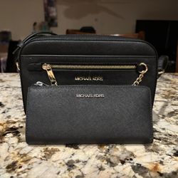 Michael Kors Jet Set Large Saffiano Leather Crossbody Bag