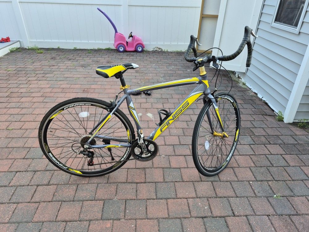 Finiss Road Bike