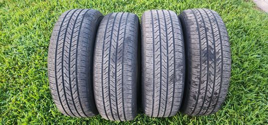 Set of 4 Firestone, all season, 225/65/R17 17 tires