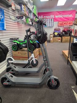Electric scooter by Phantom  for adults and big kids cash offer