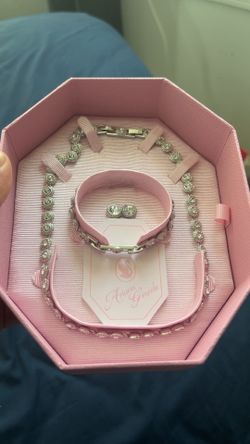 Arianna grande swarovski necklace