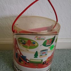 NEW...32 PIECE WOODEN TRAIN SET...AGES 3+