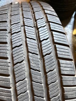 255/60R19 Michelin
