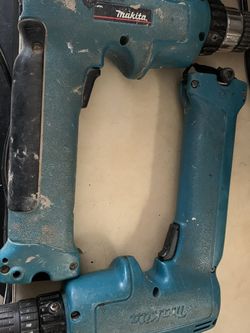 Makita Cordless Drills Two Batterys And 3 Charger