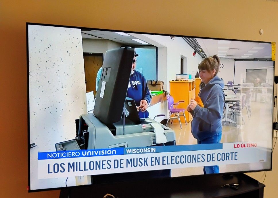 SAMSUNG 85” Class DU7200B Crystal UHD 4K Smart TV UN85DU7200BXZA 2024