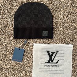 LV Beanie ( Brandnew With Tags)