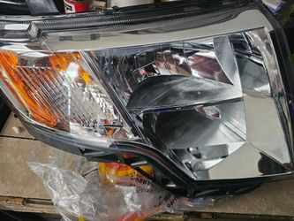 Ford edge passenger headlight