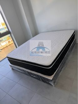 Queen mattress pillow top set with box spring (2pc - new)