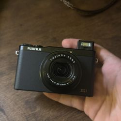 Fujifilm XQ1 With Battery And Battery Charger
