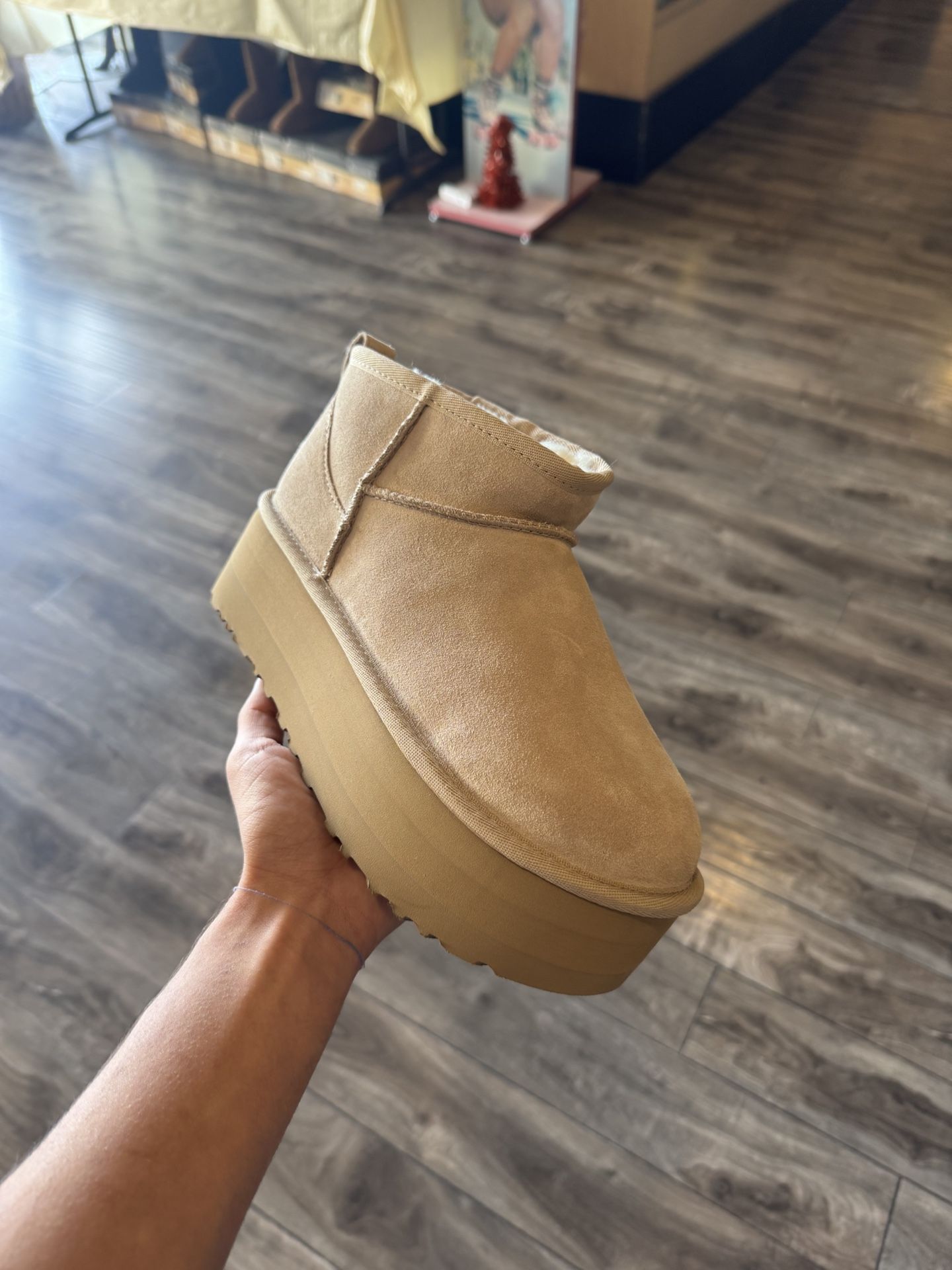 Ugg’s Ultra Mini Platform Women Sizes