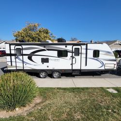 2017 Keystone Passport. 28ft BunkHouse