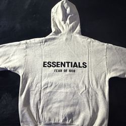 Size MEIDUM Essentials