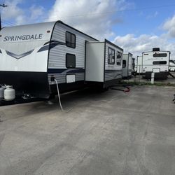 Keystone 38 Ft Bunk House