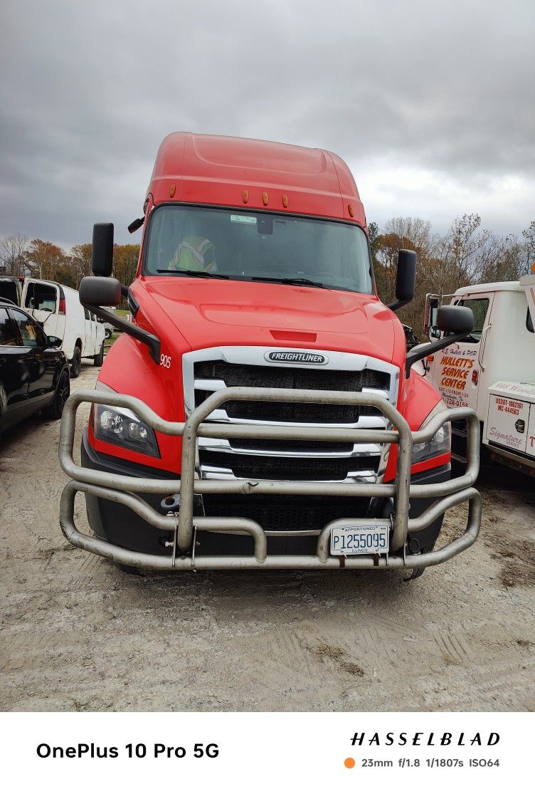2018 Freightliner CASCADIA
